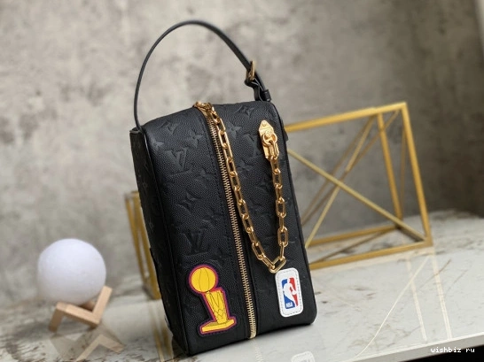 WIS VUITTON DOPP LOUIS KIT LVXNBA CHANELOAKROOM 0824